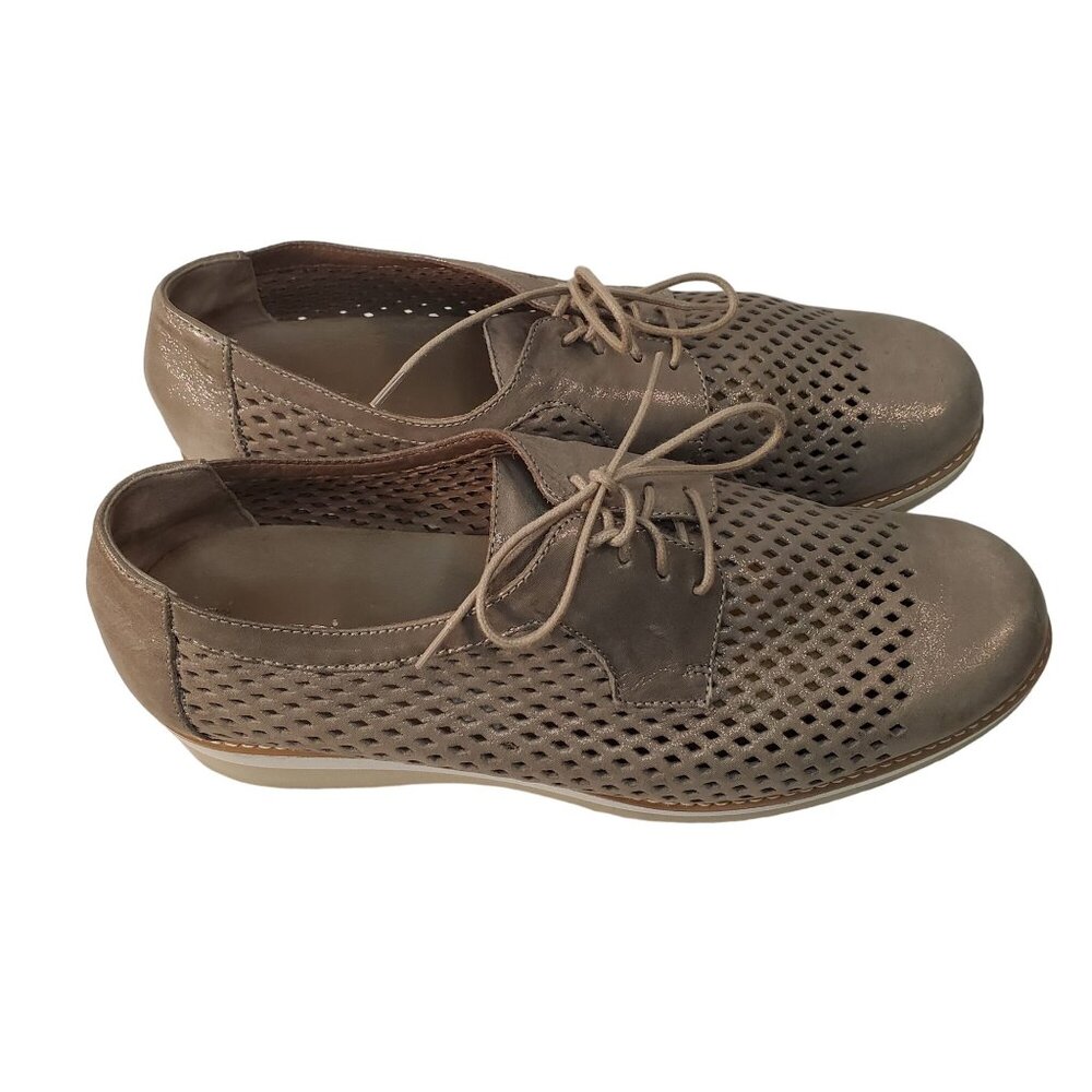 NWOB Tomasi Made in Italy Shirley Model Beige Derby Perforated Shoe Women's 42